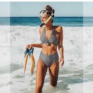 NWT Albion Fit Medium Swim Top Knot Check